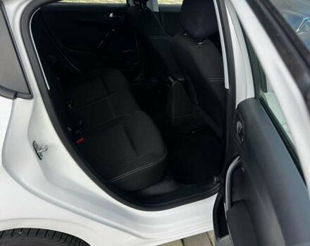 Белый Пежо 208, объемом двигателя 1.2 л и пробегом 102 тыс. км за 7200 $, фото 45 на Automoto.ua