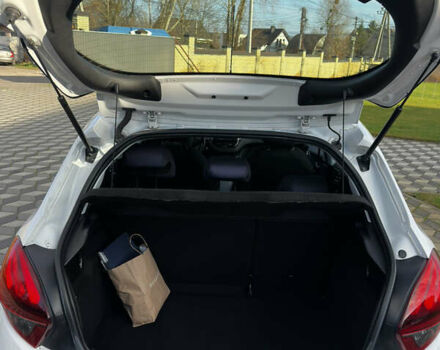 Белый Пежо 208, объемом двигателя 1.2 л и пробегом 102 тыс. км за 7200 $, фото 44 на Automoto.ua