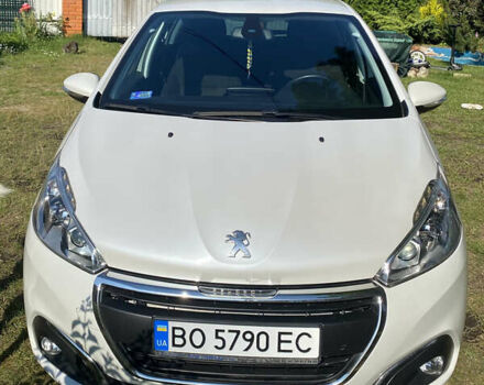 Белый Пежо 208, объемом двигателя 1.2 л и пробегом 74 тыс. км за 8000 $, фото 15 на Automoto.ua
