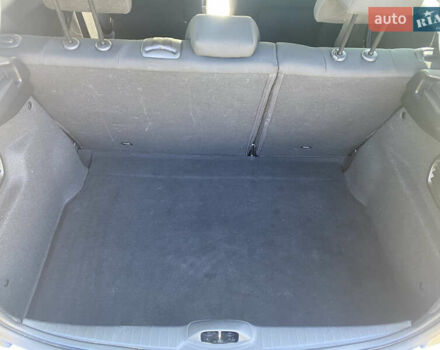 Белый Пежо 208, объемом двигателя 1.2 л и пробегом 74 тыс. км за 8000 $, фото 5 на Automoto.ua