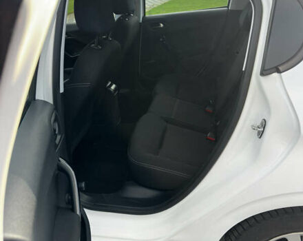 Белый Пежо 208, объемом двигателя 1.2 л и пробегом 102 тыс. км за 7200 $, фото 42 на Automoto.ua