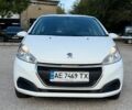 Белый Пежо 208, объемом двигателя 1.2 л и пробегом 204 тыс. км за 4400 $, фото 1 на Automoto.ua