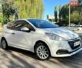 Белый Пежо 208, объемом двигателя 1.2 л и пробегом 174 тыс. км за 5900 $, фото 1 на Automoto.ua