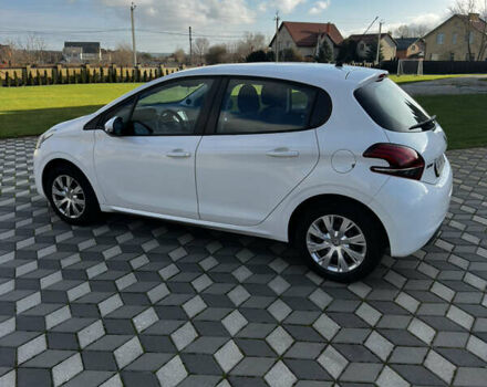 Белый Пежо 208, объемом двигателя 1.2 л и пробегом 102 тыс. км за 7200 $, фото 10 на Automoto.ua