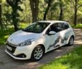 Белый Пежо 208, объемом двигателя 1.2 л и пробегом 75 тыс. км за 8800 $, фото 1 на Automoto.ua