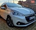 Білий Пежо 208, об'ємом двигуна 1.2 л та пробігом 63 тис. км за 9850 $, фото 11 на Automoto.ua