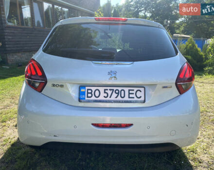 Белый Пежо 208, объемом двигателя 1.2 л и пробегом 74 тыс. км за 8000 $, фото 9 на Automoto.ua
