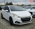 Белый Пежо 208, объемом двигателя 1.2 л и пробегом 202 тыс. км за 4999 $, фото 1 на Automoto.ua