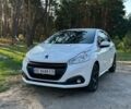 Белый Пежо 208, объемом двигателя 1.2 л и пробегом 160 тыс. км за 4700 $, фото 1 на Automoto.ua