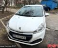 Белый Пежо 208, объемом двигателя 1.2 л и пробегом 140 тыс. км за 6500 $, фото 1 на Automoto.ua