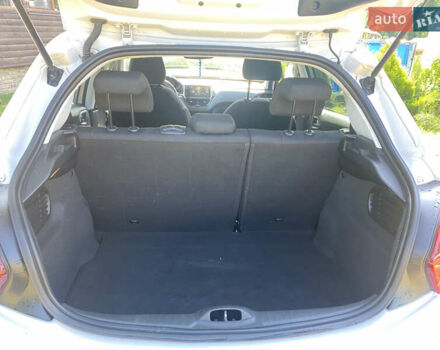 Белый Пежо 208, объемом двигателя 1.2 л и пробегом 74 тыс. км за 8000 $, фото 3 на Automoto.ua