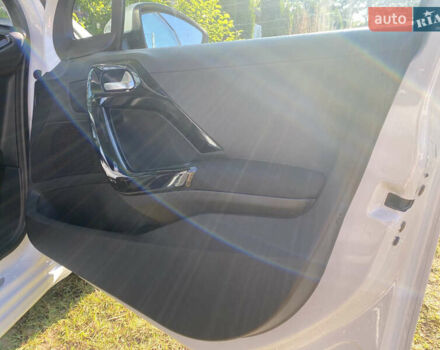 Белый Пежо 208, объемом двигателя 1.2 л и пробегом 74 тыс. км за 8000 $, фото 30 на Automoto.ua