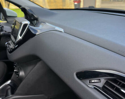 Белый Пежо 208, объемом двигателя 1.2 л и пробегом 102 тыс. км за 7200 $, фото 50 на Automoto.ua