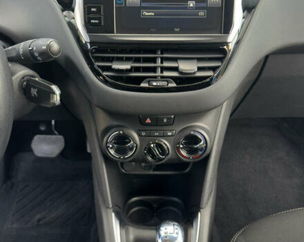 Белый Пежо 208, объемом двигателя 1.2 л и пробегом 102 тыс. км за 7200 $, фото 37 на Automoto.ua