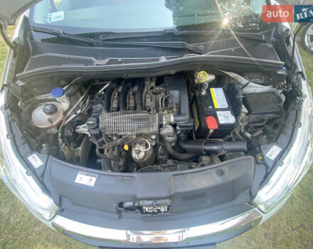 Белый Пежо 208, объемом двигателя 1.2 л и пробегом 74 тыс. км за 8000 $, фото 2 на Automoto.ua