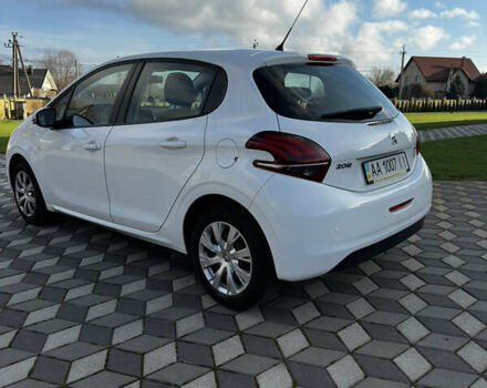 Белый Пежо 208, объемом двигателя 1.2 л и пробегом 102 тыс. км за 7200 $, фото 13 на Automoto.ua