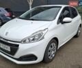 Белый Пежо 208, объемом двигателя 1.2 л и пробегом 124 тыс. км за 7900 $, фото 1 на Automoto.ua