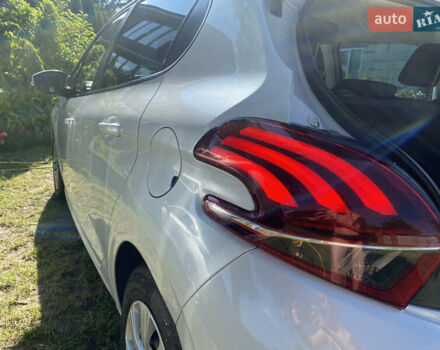Белый Пежо 208, объемом двигателя 1.2 л и пробегом 74 тыс. км за 8000 $, фото 8 на Automoto.ua