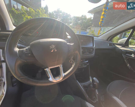 Белый Пежо 208, объемом двигателя 1.2 л и пробегом 74 тыс. км за 8000 $, фото 36 на Automoto.ua