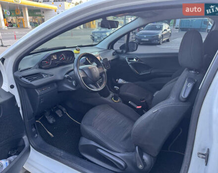 Белый Пежо 208, объемом двигателя 1.56 л и пробегом 171 тыс. км за 7800 $, фото 8 на Automoto.ua