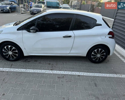 Белый Пежо 208, объемом двигателя 1.56 л и пробегом 171 тыс. км за 7800 $, фото 1 на Automoto.ua