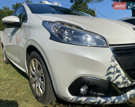 Белый Пежо 208, объемом двигателя 1.2 л и пробегом 74 тыс. км за 8000 $, фото 17 на Automoto.ua