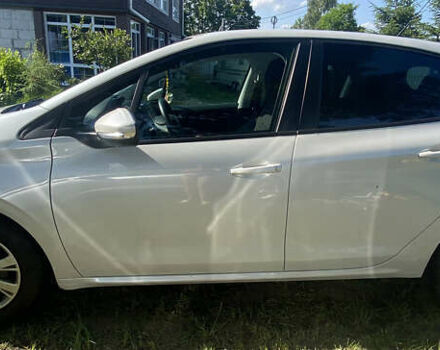 Белый Пежо 208, объемом двигателя 1.2 л и пробегом 74 тыс. км за 8000 $, фото 13 на Automoto.ua