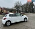 Білий Пежо 208, об'ємом двигуна 1.2 л та пробігом 140 тис. км за 8200 $, фото 1 на Automoto.ua