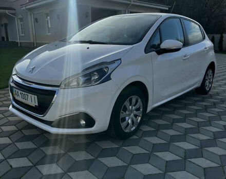 Белый Пежо 208, объемом двигателя 1.2 л и пробегом 102 тыс. км за 7200 $, фото 5 на Automoto.ua