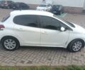 Білий Пежо 208, об'ємом двигуна 1.2 л та пробігом 75 тис. км за 7500 $, фото 9 на Automoto.ua