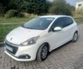 Білий Пежо 208, об'ємом двигуна 1.2 л та пробігом 75 тис. км за 7500 $, фото 12 на Automoto.ua