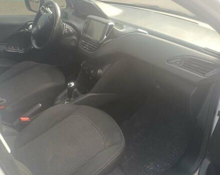 Білий Пежо 208, об'ємом двигуна 1.2 л та пробігом 75 тис. км за 7500 $, фото 4 на Automoto.ua