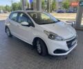 Білий Пежо 208, об'ємом двигуна 1.2 л та пробігом 76 тис. км за 8400 $, фото 1 на Automoto.ua
