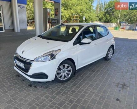 Белый Пежо 208, объемом двигателя 1.2 л и пробегом 76 тыс. км за 8200 $, фото 10 на Automoto.ua