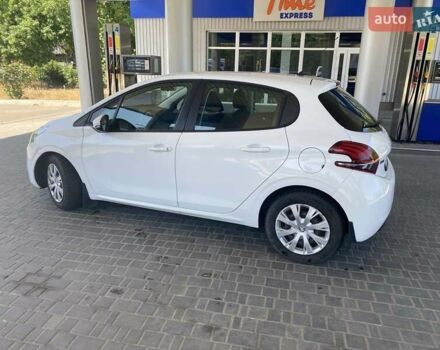 Белый Пежо 208, объемом двигателя 1.2 л и пробегом 76 тыс. км за 8200 $, фото 7 на Automoto.ua