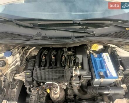 Білий Пежо 208, об'ємом двигуна 1.2 л та пробігом 75 тис. км за 7500 $, фото 19 на Automoto.ua