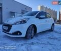 Белый Пежо 208, объемом двигателя 1.2 л и пробегом 80 тыс. км за 8150 $, фото 1 на Automoto.ua