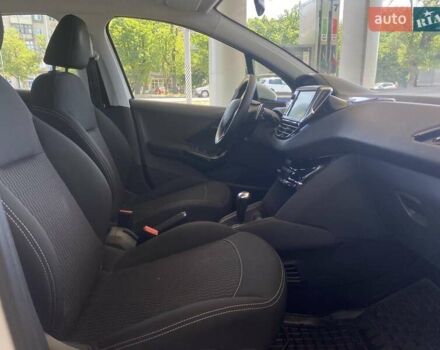 Белый Пежо 208, объемом двигателя 1.2 л и пробегом 76 тыс. км за 8200 $, фото 15 на Automoto.ua