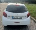 Білий Пежо 208, об'ємом двигуна 1.2 л та пробігом 75 тис. км за 7500 $, фото 1 на Automoto.ua