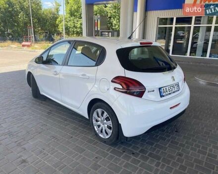 Белый Пежо 208, объемом двигателя 1.2 л и пробегом 76 тыс. км за 8200 $, фото 6 на Automoto.ua