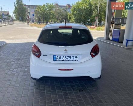 Белый Пежо 208, объемом двигателя 1.2 л и пробегом 76 тыс. км за 8200 $, фото 5 на Automoto.ua