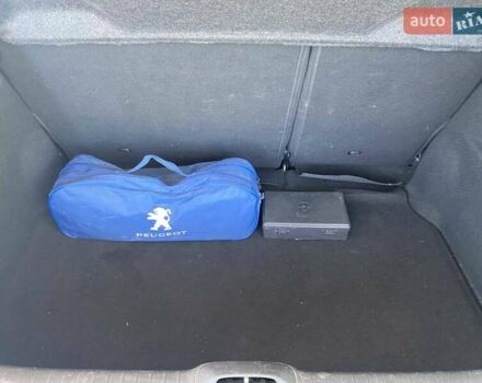 Белый Пежо 208, объемом двигателя 1.2 л и пробегом 76 тыс. км за 8200 $, фото 25 на Automoto.ua