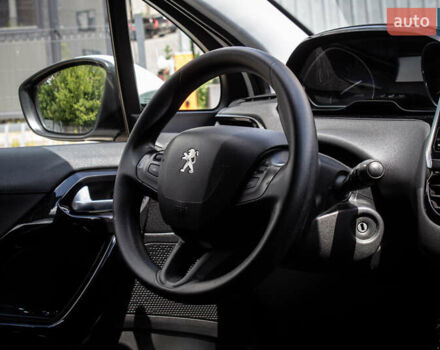 Белый Пежо 208, объемом двигателя 1.2 л и пробегом 106 тыс. км за 7500 $, фото 23 на Automoto.ua