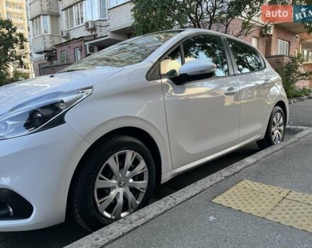 Белый Пежо 208, объемом двигателя 1.2 л и пробегом 24 тыс. км за 8700 $, фото 20 на Automoto.ua