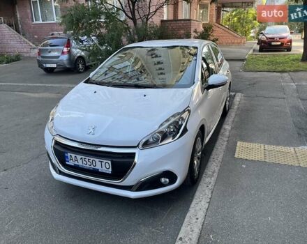 Белый Пежо 208, объемом двигателя 1.2 л и пробегом 24 тыс. км за 8700 $, фото 5 на Automoto.ua