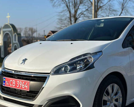 Белый Пежо 208, объемом двигателя 1.5 л и пробегом 90 тыс. км за 10800 $, фото 2 на Automoto.ua