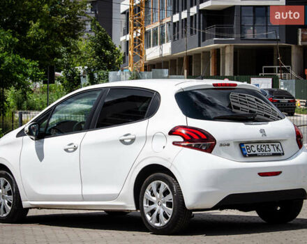 Белый Пежо 208, объемом двигателя 1.2 л и пробегом 106 тыс. км за 7500 $, фото 40 на Automoto.ua