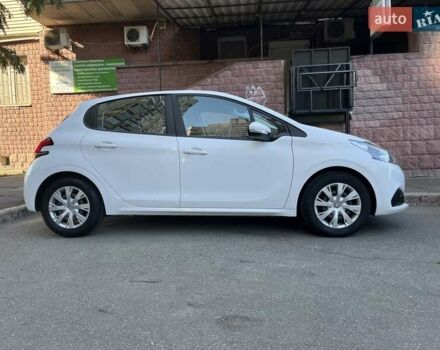 Белый Пежо 208, объемом двигателя 1.2 л и пробегом 24 тыс. км за 8700 $, фото 17 на Automoto.ua
