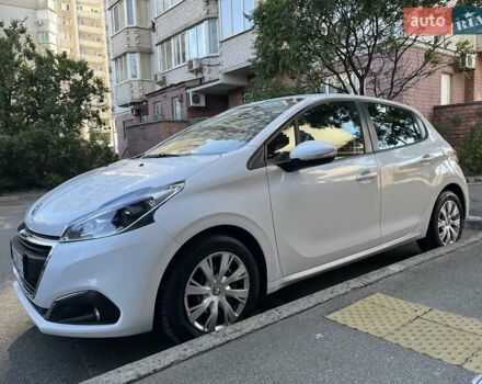 Белый Пежо 208, объемом двигателя 1.2 л и пробегом 24 тыс. км за 8700 $, фото 21 на Automoto.ua