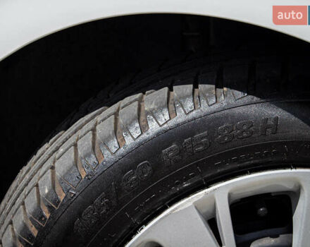 Белый Пежо 208, объемом двигателя 1.2 л и пробегом 106 тыс. км за 7500 $, фото 8 на Automoto.ua